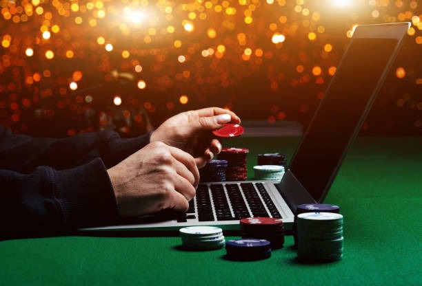 Antarmuka aplikasi mobile arkine menampilkan meja dealer langsung dan pasar olahraga